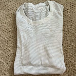 Lululemon swiftly top